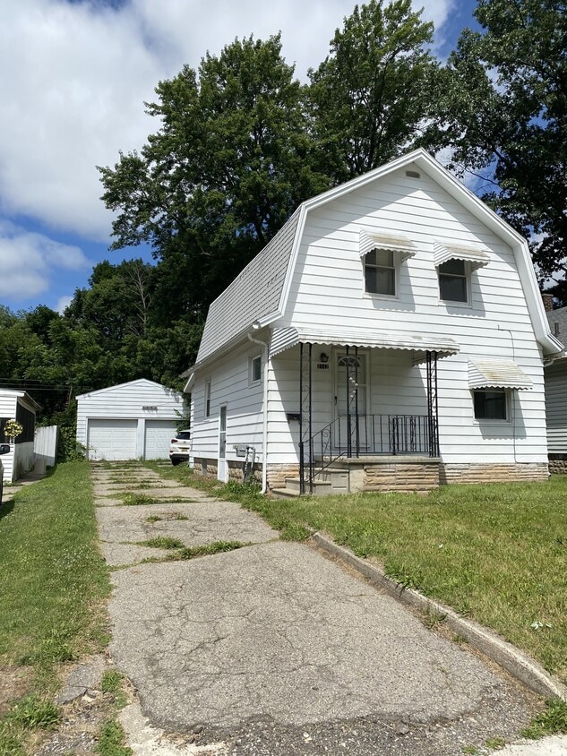 Photo - 2112 S Pennsylvania Ave (Lansing, MI)