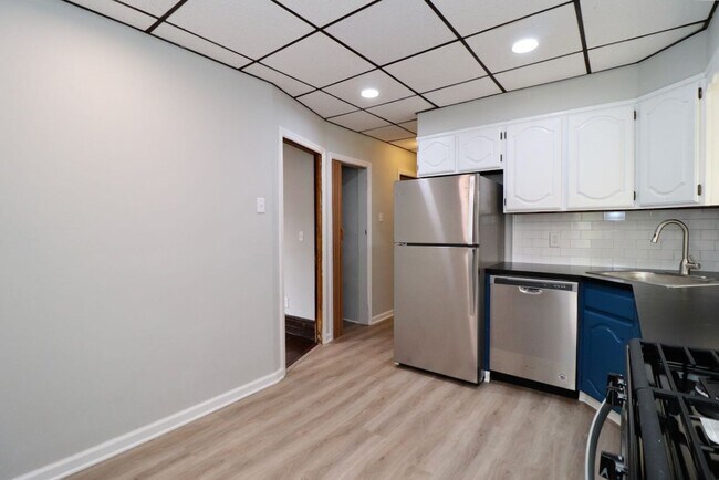 Building Photo - 117 Sherman Pl