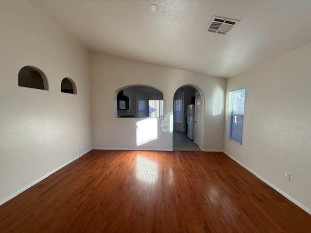 Foto del edificio - 3388 Lakeland Bay Dr