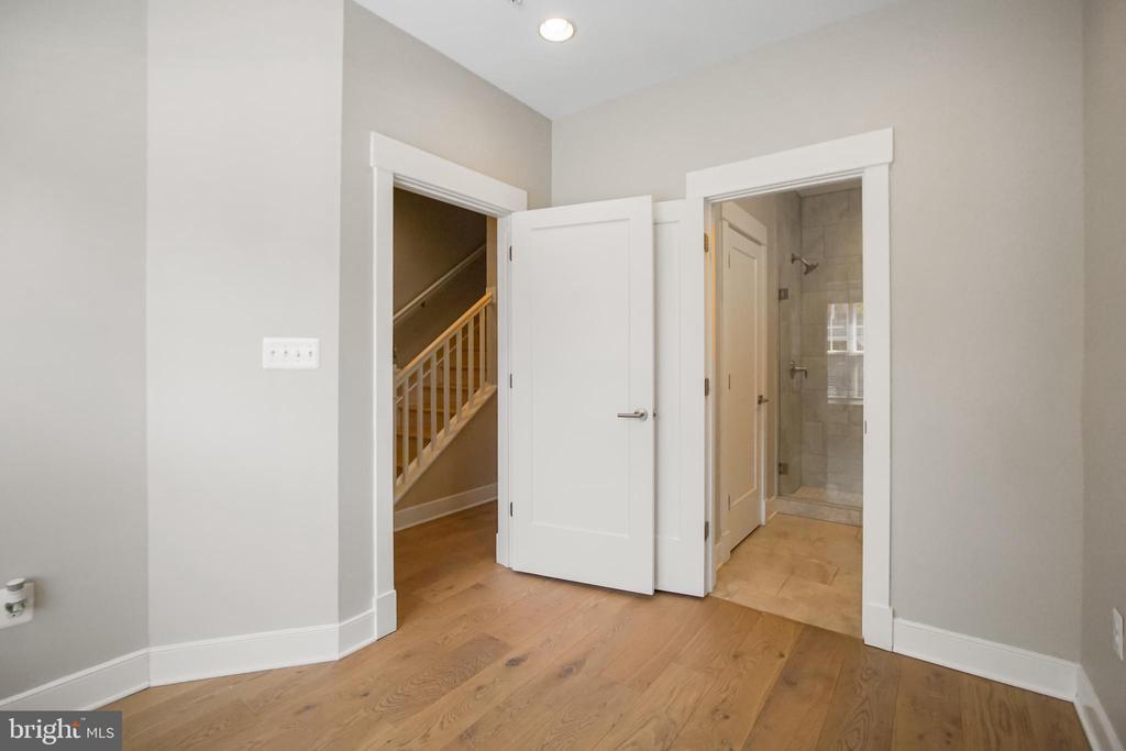 Primary Photo - 621 Parkside Pl NE