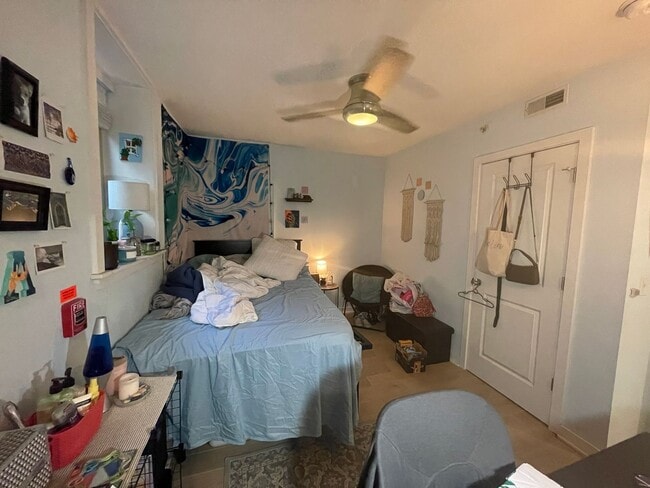 Photo - 1527-33 W Seybert St Apartment