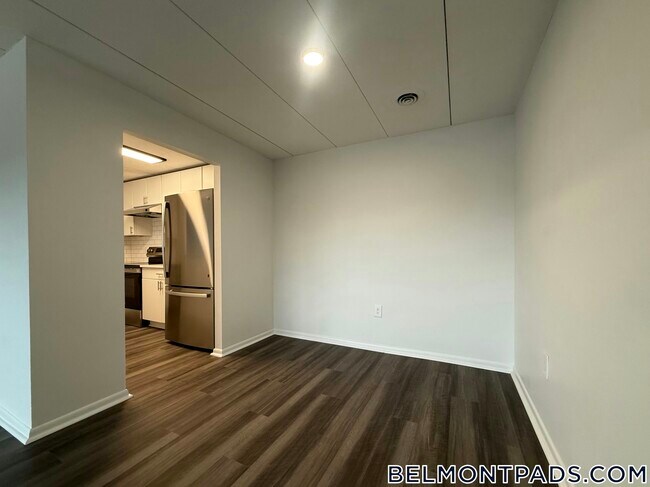 Building Photo - 53 Hill Rd