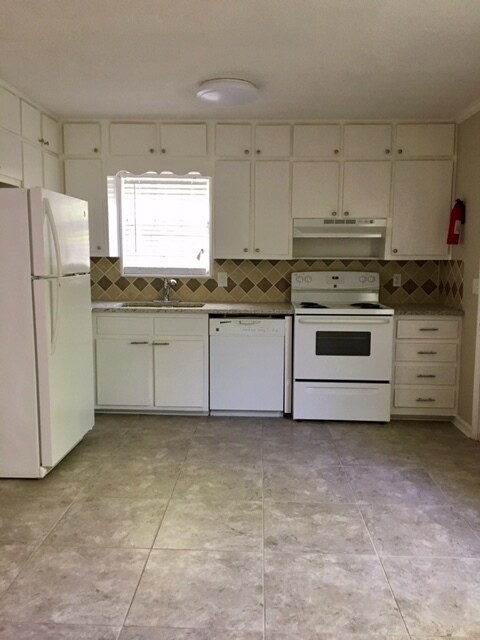 Building Photo - 5204 Mike Dr