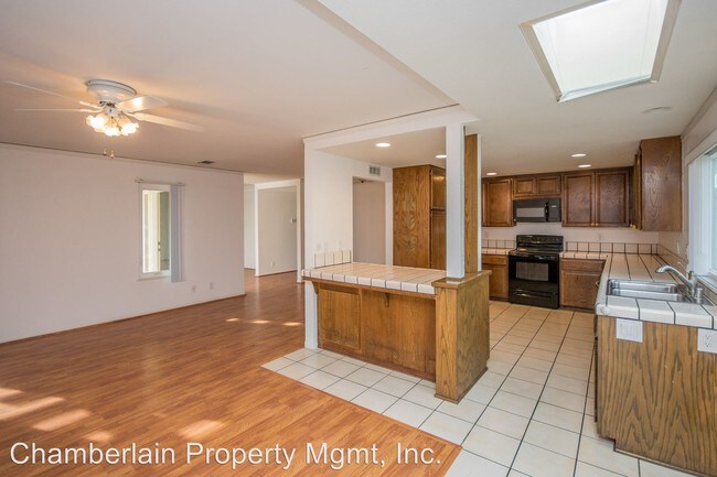 Building Photo - 3 br, 2 bath House - 1717 Burgundy Rd