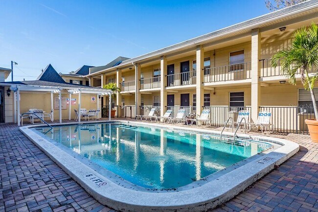 Building Photo - 5221 Bayshore Blvd