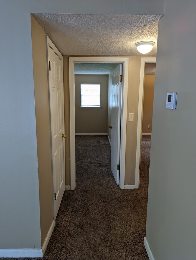 Building Photo - Twin Oaks