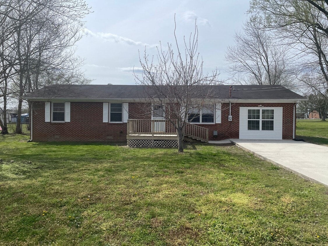 Primary Photo - 3 br, 1 bath House - 134 Powell