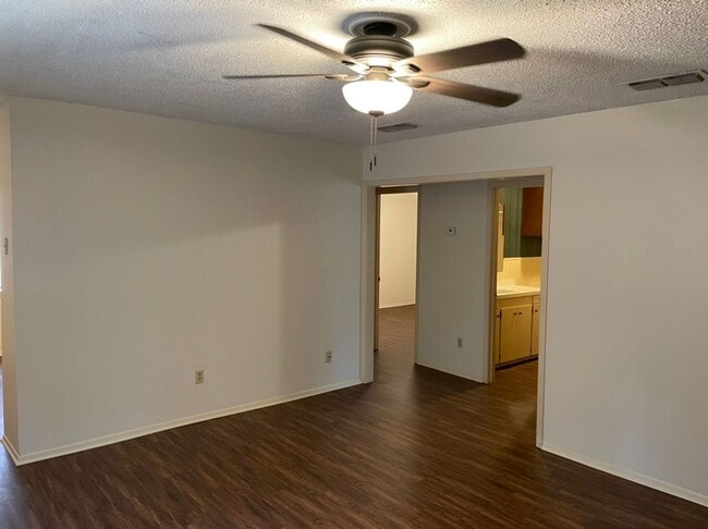 Foto del edificio - 2 Bedroom 1 Bath Duplex in West Tyler!