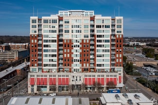 Building Photo - 400 W North St