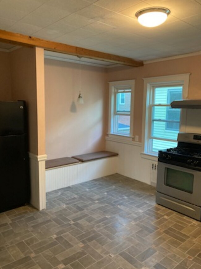 Building Photo - Brighton 3 Bed 2 Bath - September 1st
