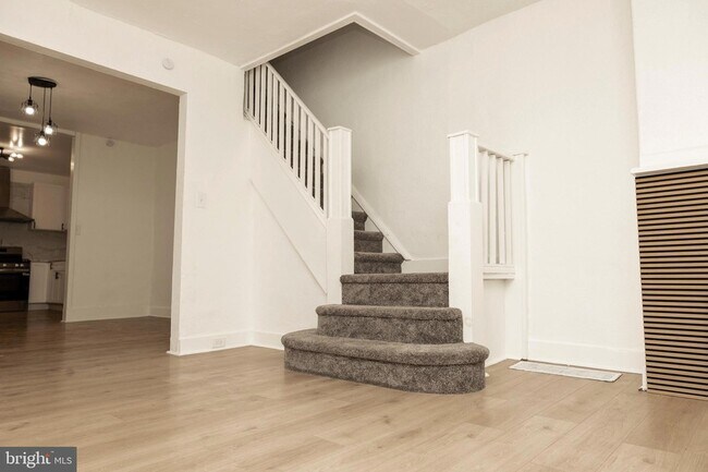 Foto del edificio - 5723 Delancey St