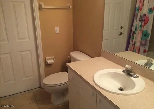 Building Photo - 5245 SW 20th Ave