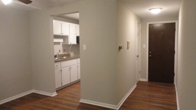 Building Photo - 5740 East Ave