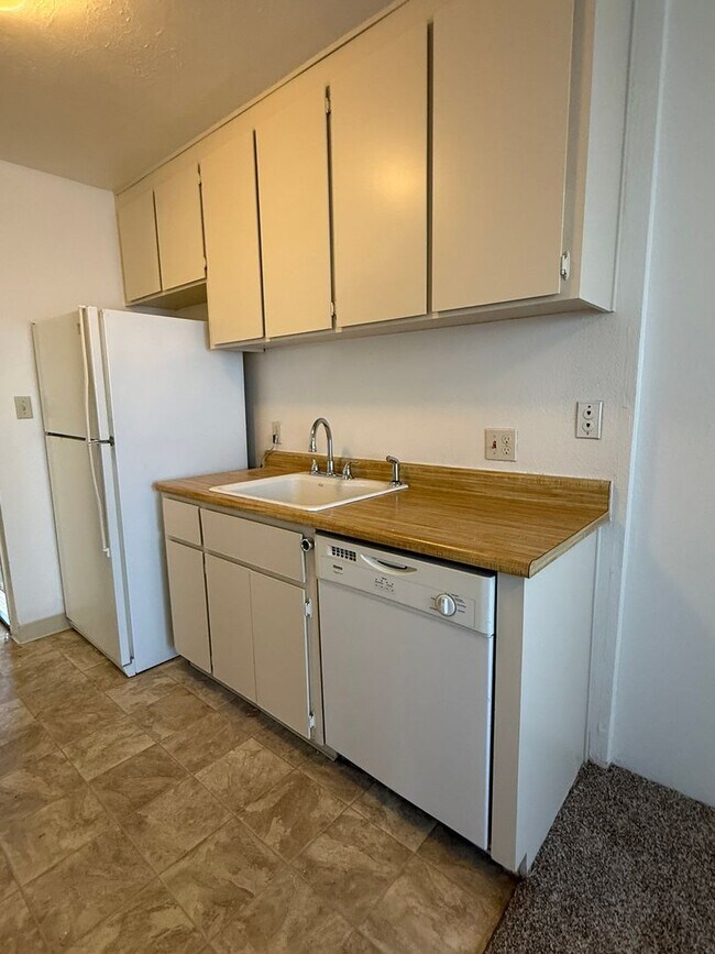 Foto del edificio - 1553 Delucchi Ln