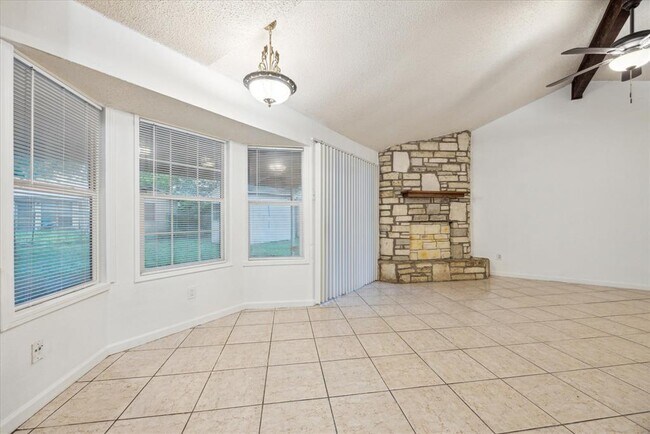 Foto del edificio - 5108 Lambs Ln
