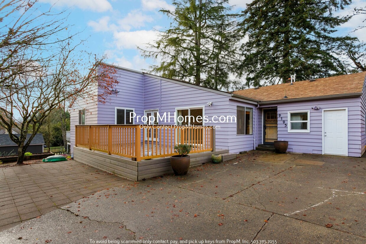 Foto principal - Updated 4 Bedroom Stunner in SW Portland!