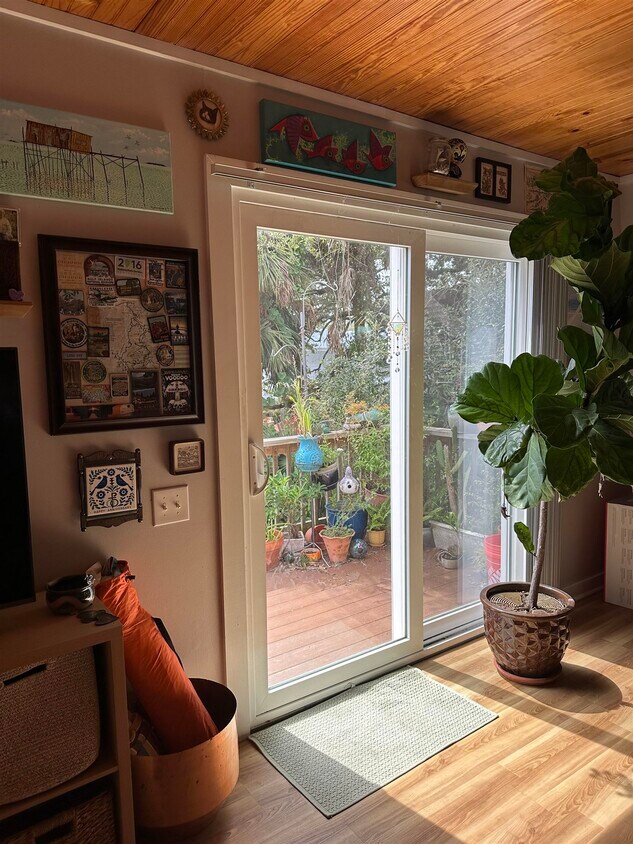 Primary Photo - 211 A St
