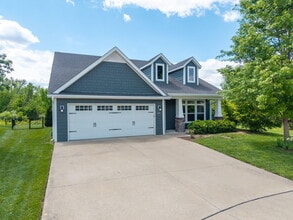 Building Photo - 2414 Nottoway Dr