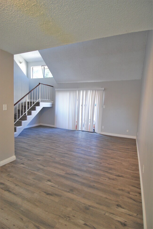 Foto del edificio - 746 N Eucalyptus Ave