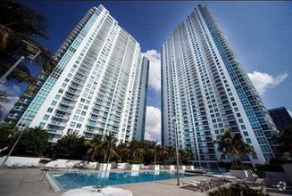 Building Photo - 950 Brickell Bay Dr