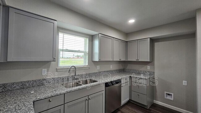 Foto del edificio - 11015 I-30 Frontage Rd