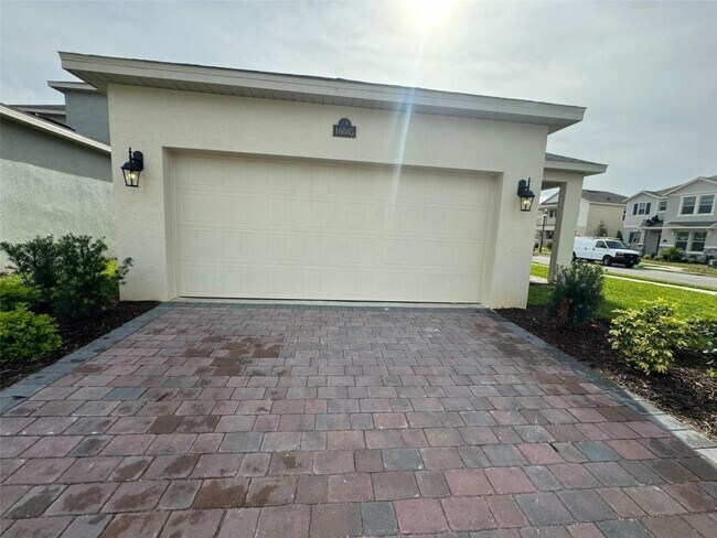 Building Photo - 16085 Scarpetta St