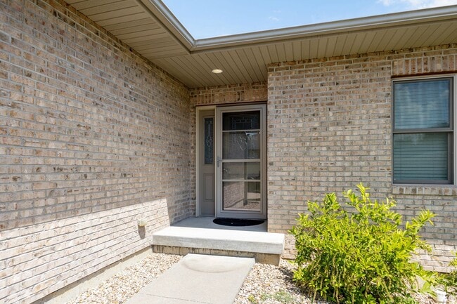 Building Photo - 2419 Destiny Ct E