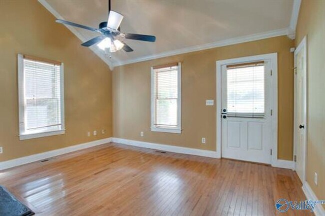 Foto del edificio - 1313 Wells Ave SE