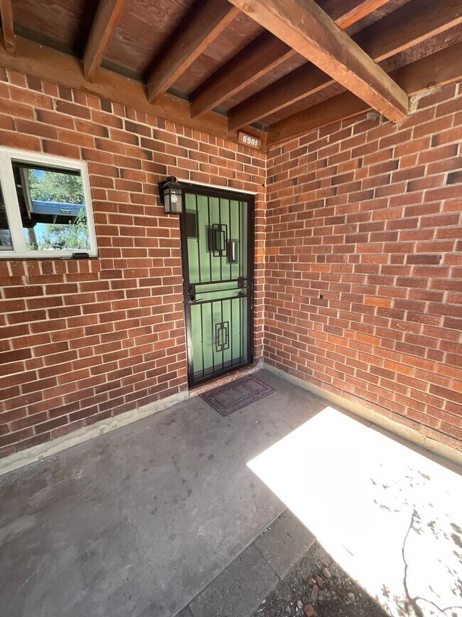 Foto del edificio - Eastside home with privacy on cul-de-sac