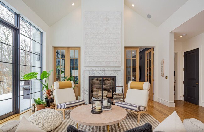 Foto del edificio - 13 Hilltop Ln