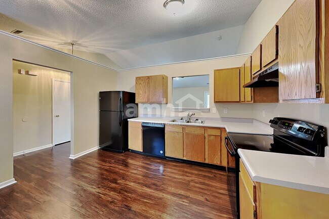 Foto del edificio - 2265 Lakecrest Dr