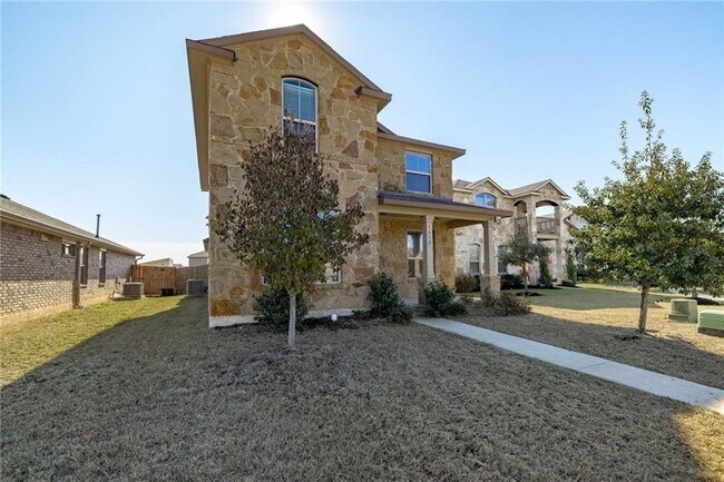 Building Photo - 1412 Bess Cove