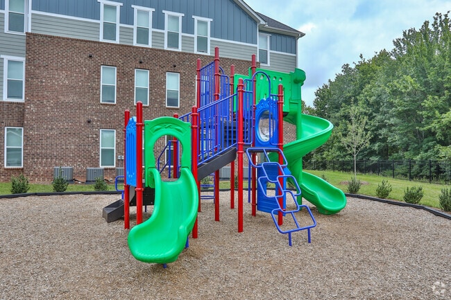 Foto del edificio - Reflection Pointe NC