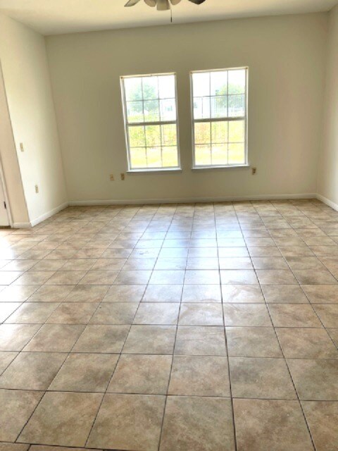 Foto del edificio - 7508 Lazy Creek Dr