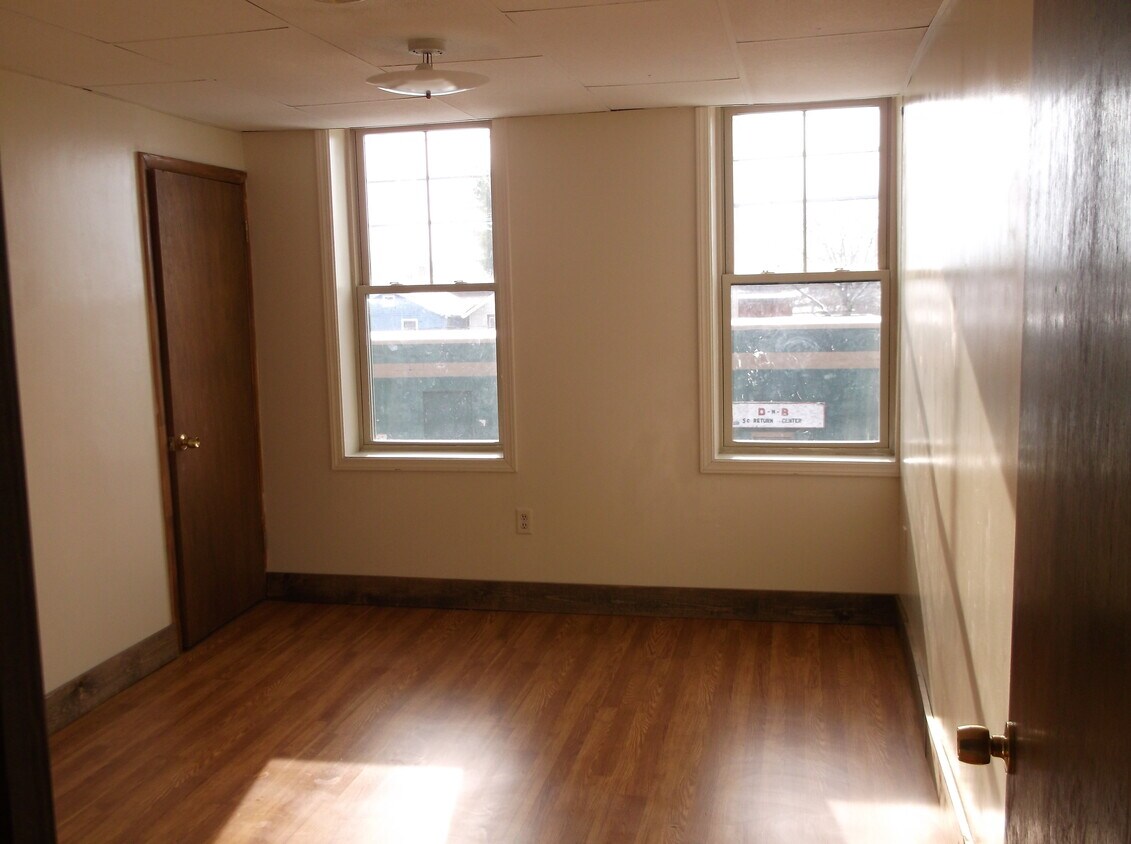Foto del edificio - 311 E Dominick St