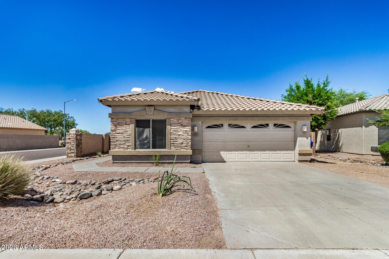 Foto principal - 15548 N 156th Ln