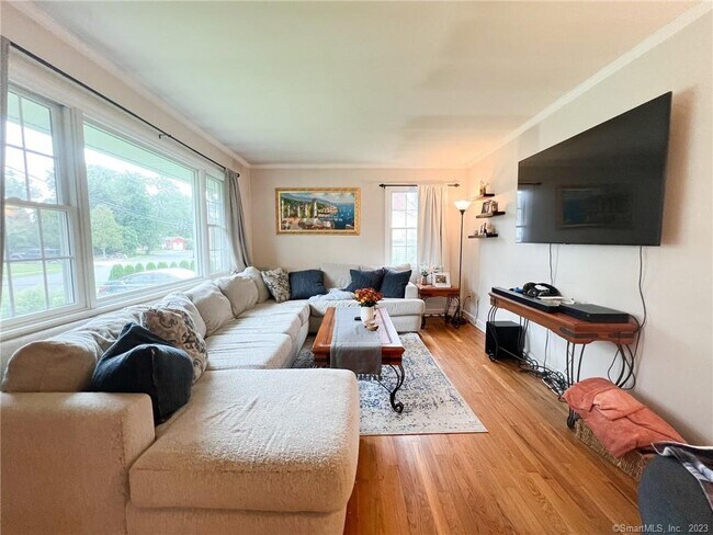 Building Photo - 25 Pascip St