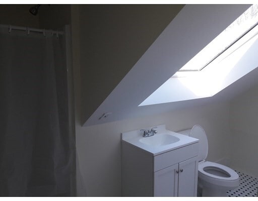 Building Photo - 131 Lynnfield St