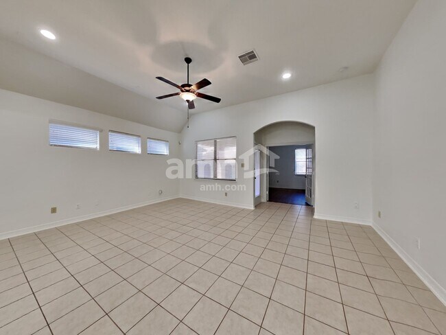 Foto del edificio - 10224 Forest Glade Ct