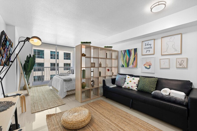 Building Photo - 1 SE 12th St