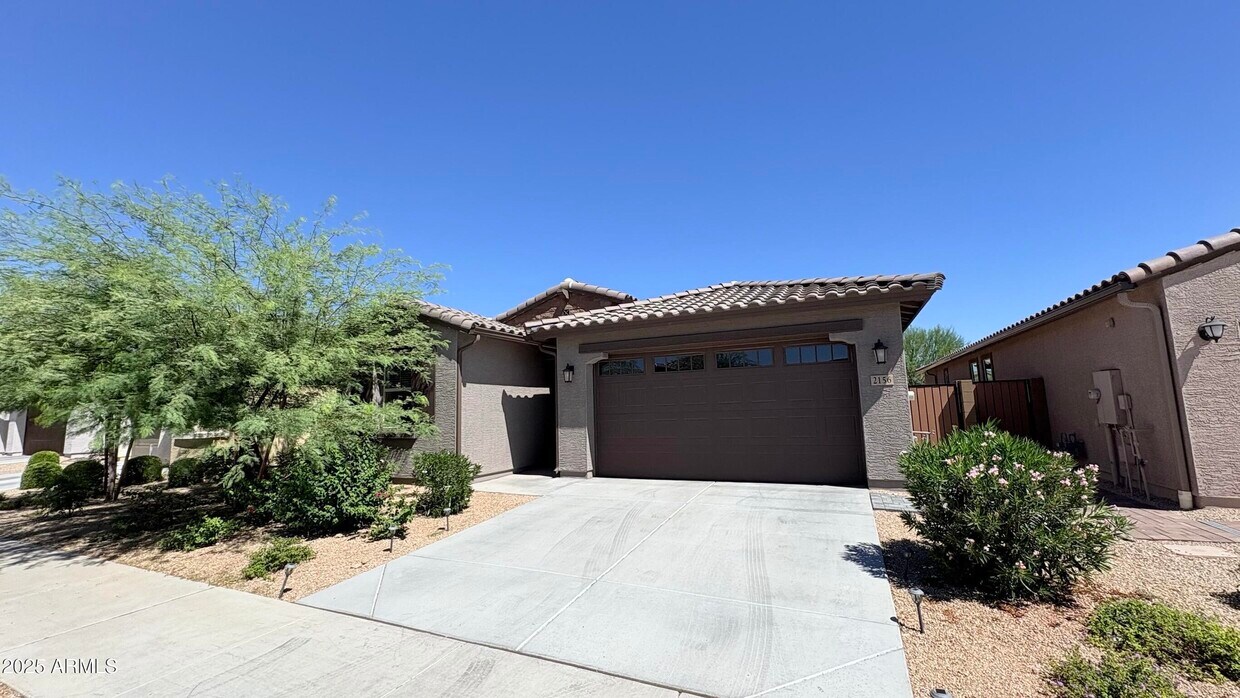 Foto principal - 2156 W Burnside Trail