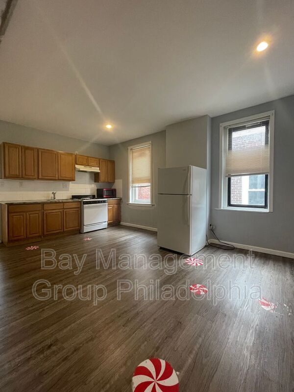 Foto del edificio - 5104 Wayne Ave
