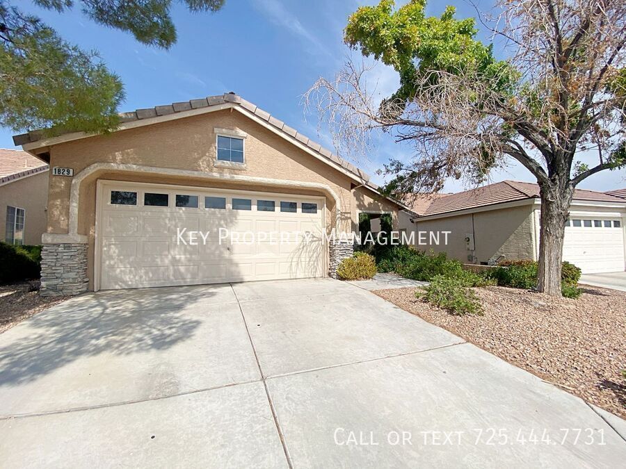 Primary Photo - ONE STORY 3 BR IN THE HEART OF SUMMERLIN W...