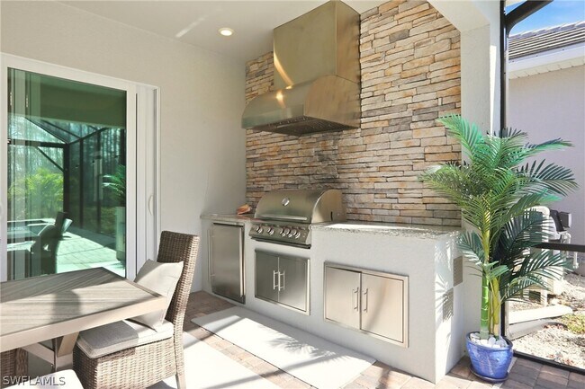 Foto del edificio - 13615 Blue Bay Cir