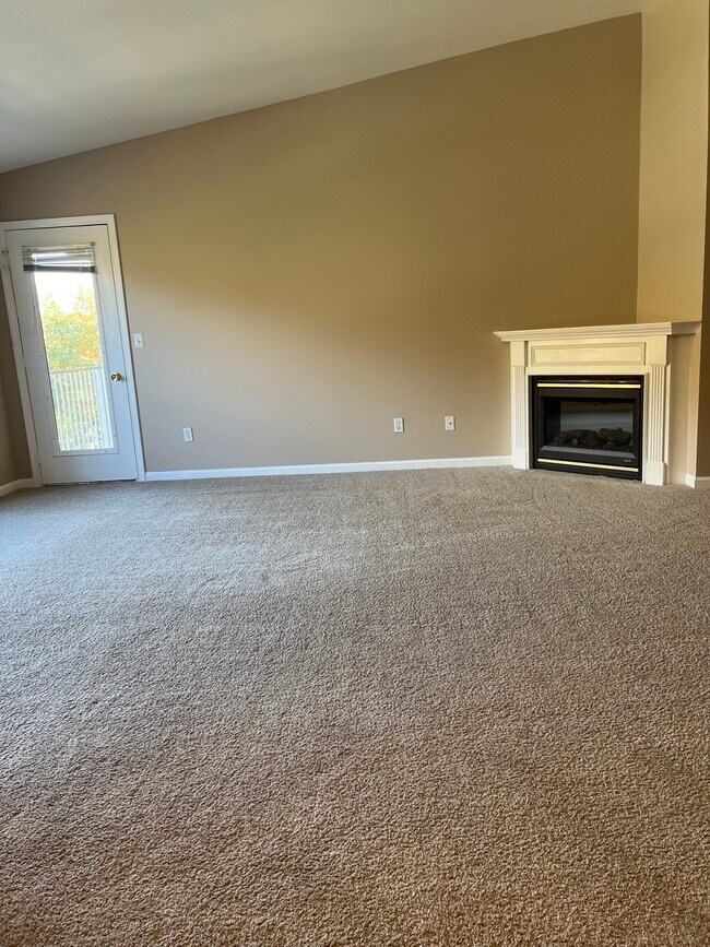 Building Photo - 44060 Rushcliffe Dr