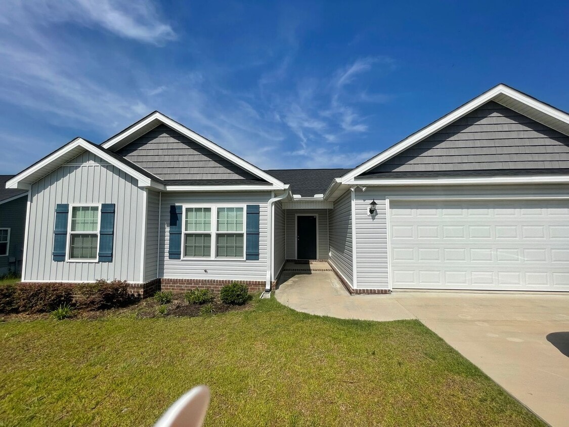 Foto principal - 6026 Virginia Pine Ave