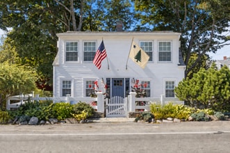 Building Photo - 240 Shore Rd
