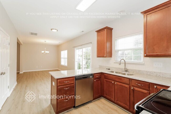 Foto del edificio - 4311 Overbecks Ln