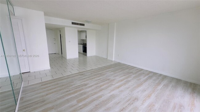 Foto del edificio - 2841 NE 163rd St