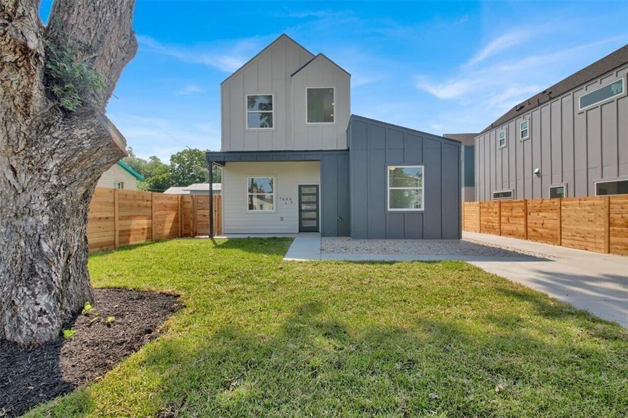 Photo - 7603 Carver Ave